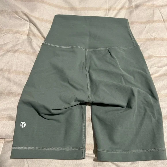 Lululemon Align High-Waist Olive Green Bike Shorts - Picture 1 of 2